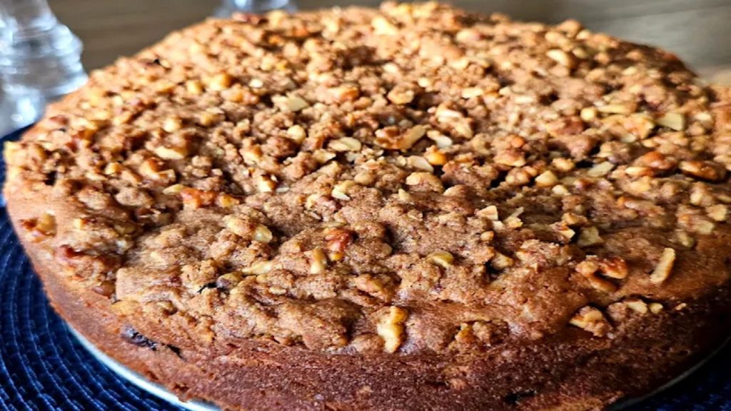 Classic Apple Crunch Cake